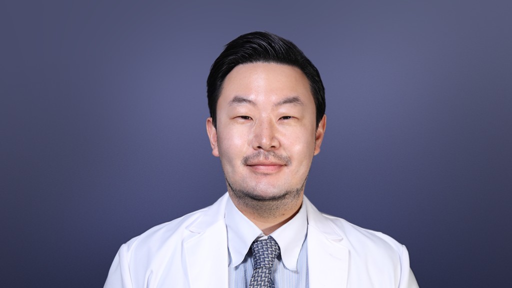 Dr. Junsoo Kwon